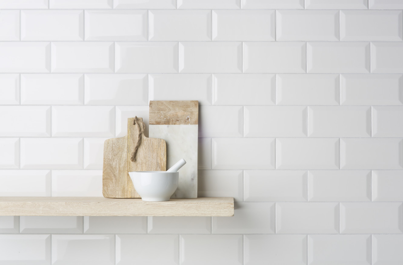 Classics Trocadero White Classic 4x8 Beveled